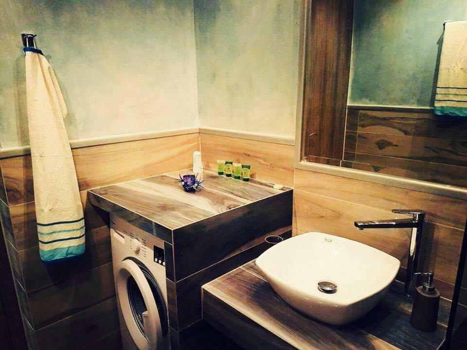 Luxury Apartments Near To The Beach 플라키아스 외부 사진