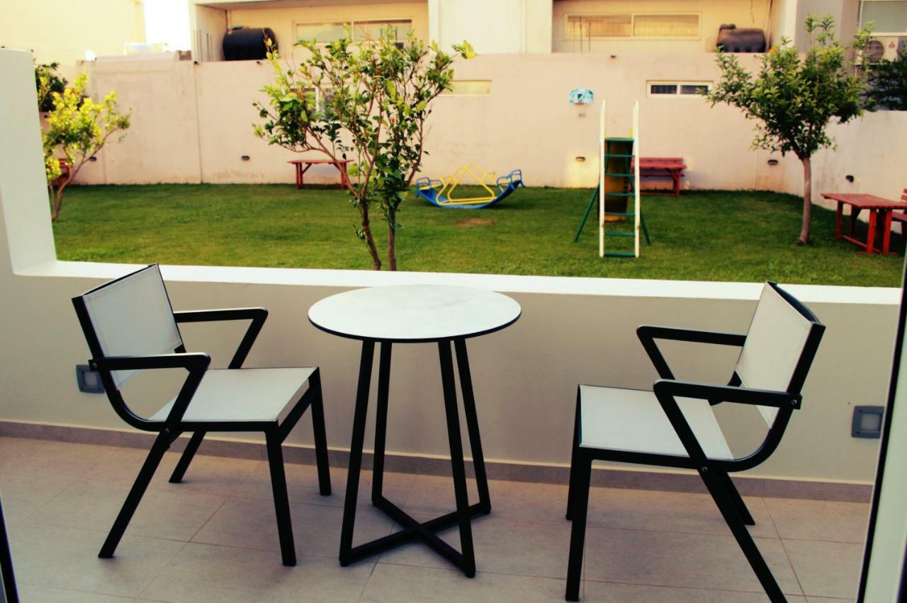 Luxury Apartments Near To The Beach 플라키아스 외부 사진